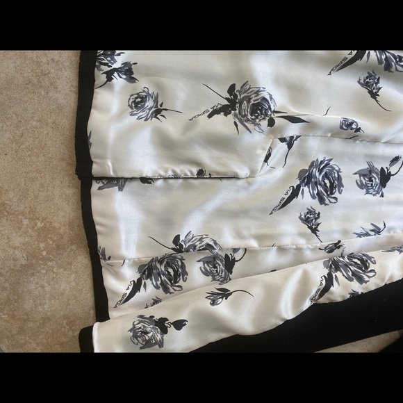 Girls coat - Picture 5 of 8